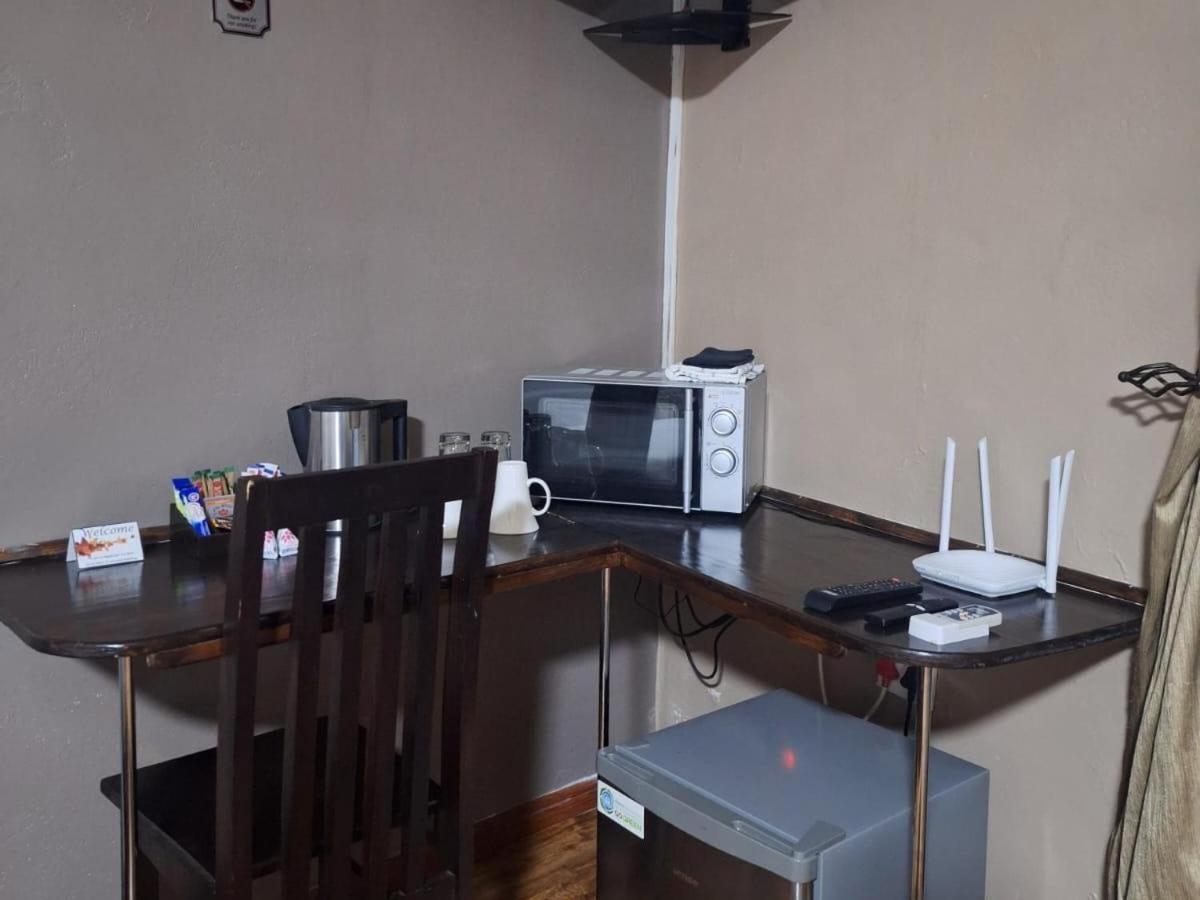 7A Jameson Guesthouse Kimberley Szoba fotó